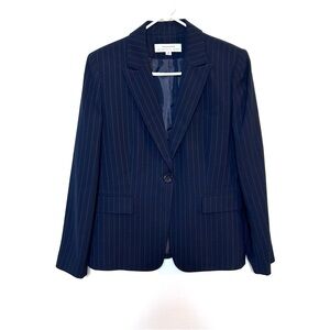 Women’s Tahari Arthur S Levine Black and White Pin Stripe Blazer.